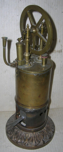 Uralte stehende dampfmaschine - stehende,